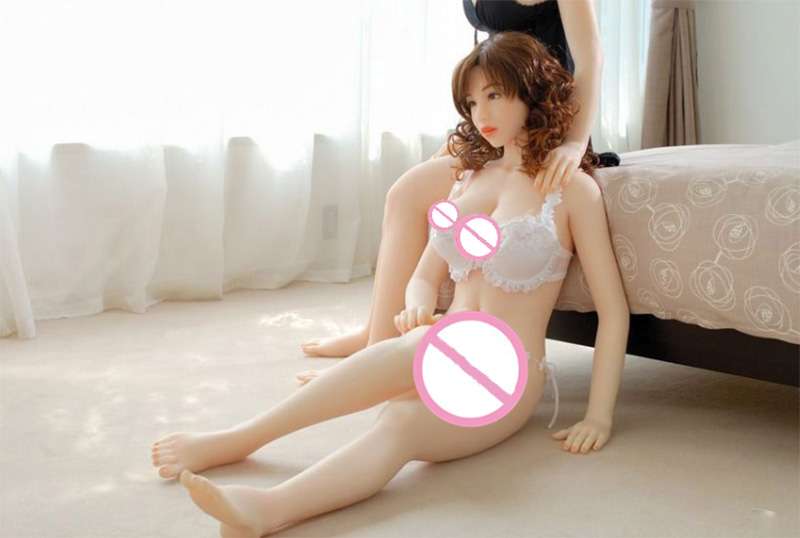 Búp bê bơm hơi xinh như người mẫu