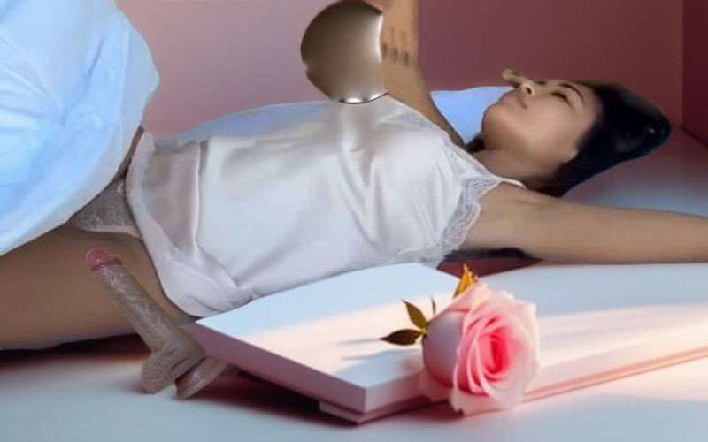 Thủ dâm bằng dương vật giả Dildo Thủ dâm bằng dương vật giả Dildo